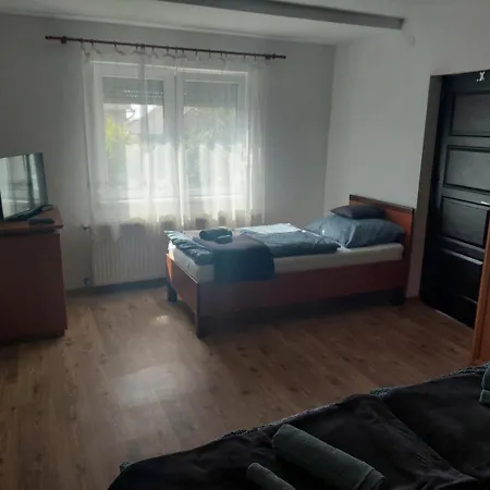 בית נופש Jani Vendeghaz Ground Floor & *