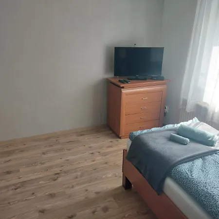 בית נופש Jani Vendeghaz Ground Floor & באלאטונפורד