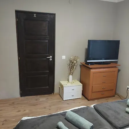 Jani Vendeghaz Ground Floor &