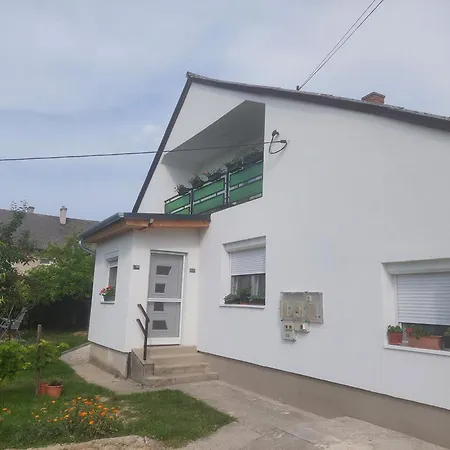 Holiday home Jani Vendeghaz Ground Floor & Apartman Balatonfured